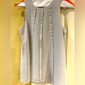 Gray‎ sleeveless size XS Loft with rows of lace in front